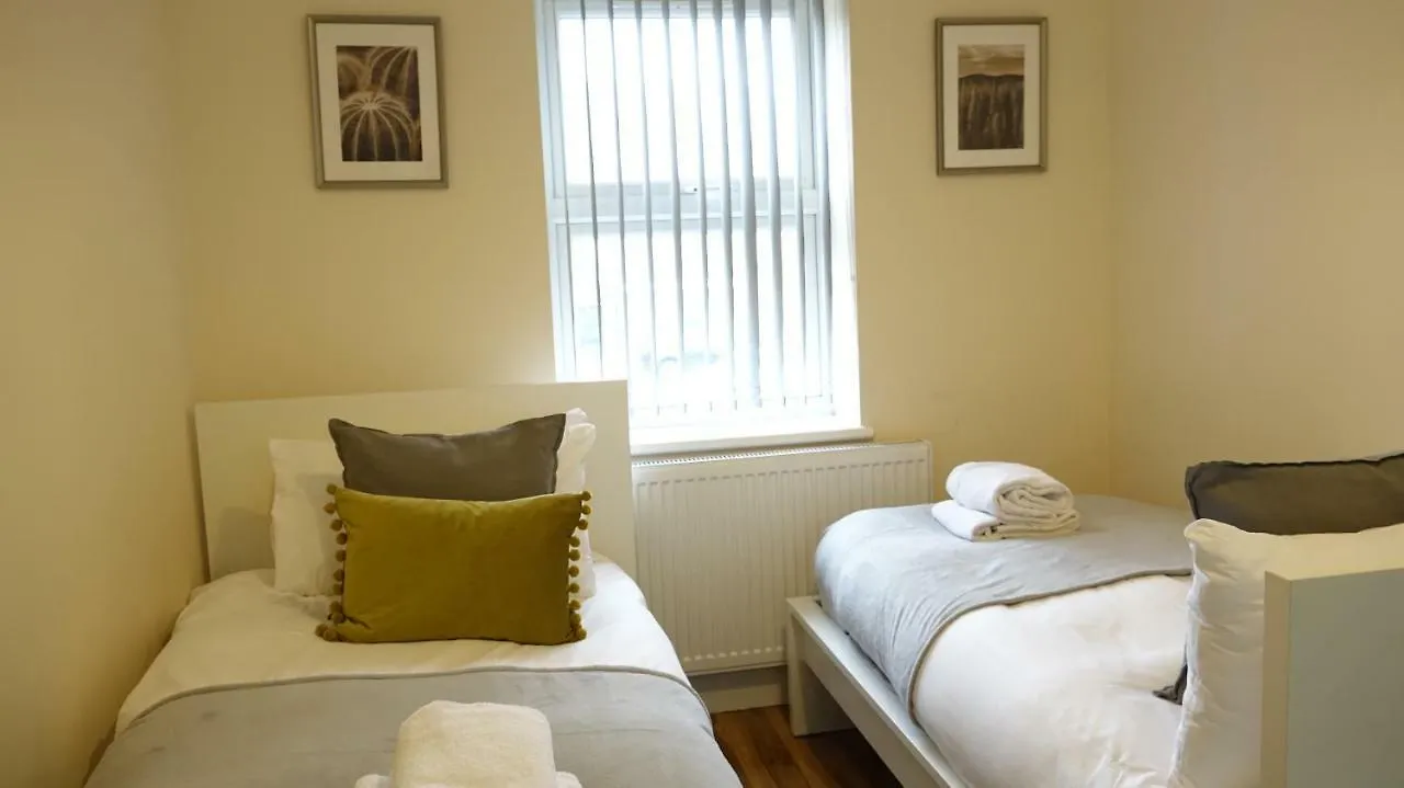 Heathrow Ensuite Rooms- Auto Check In London 0*,