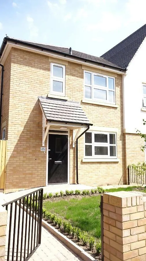 Homestay Heathrow Ensuite Rooms- Auto Check In London United Kingdom