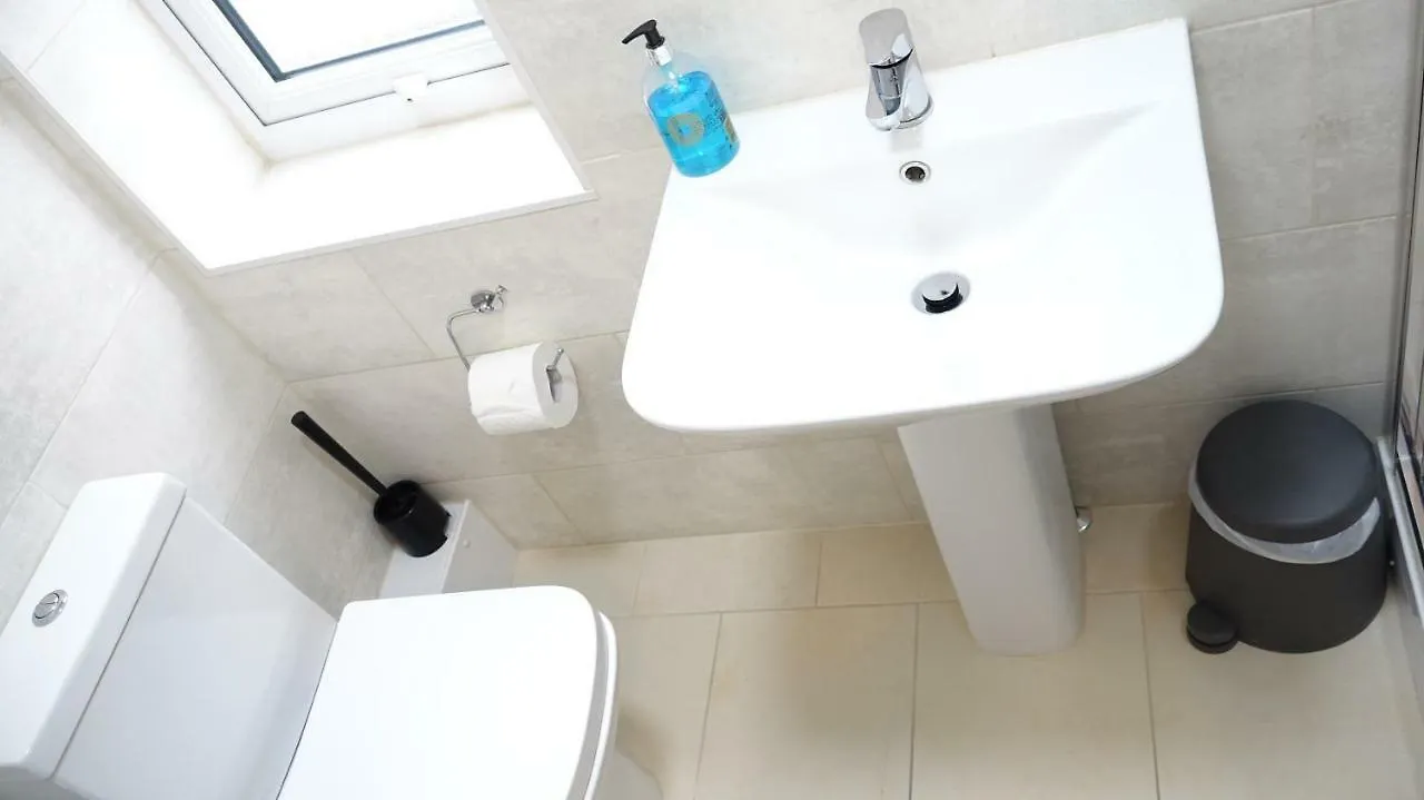 Heathrow Ensuite Rooms- Auto Check In Londres