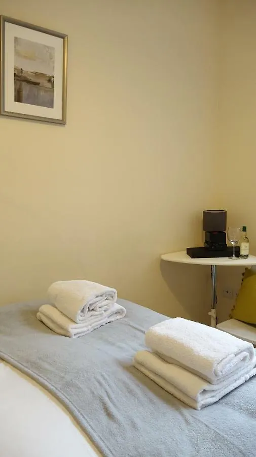 Heathrow Ensuite Rooms- Auto Check In London United Kingdom