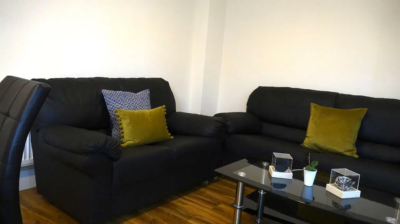 Heathrow Ensuite Rooms- Auto Check In Londres